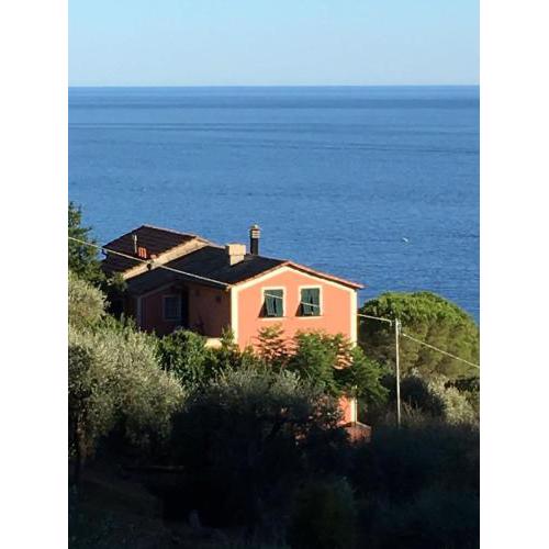 Tipica casa ligure collina vista mare (15 min a piedi dal mare)