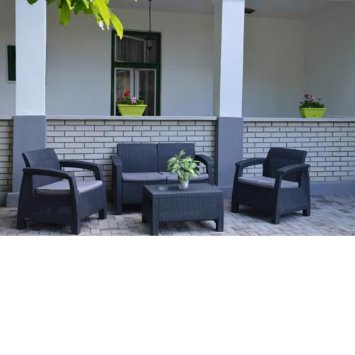 Tisza-Kert Apartmanok