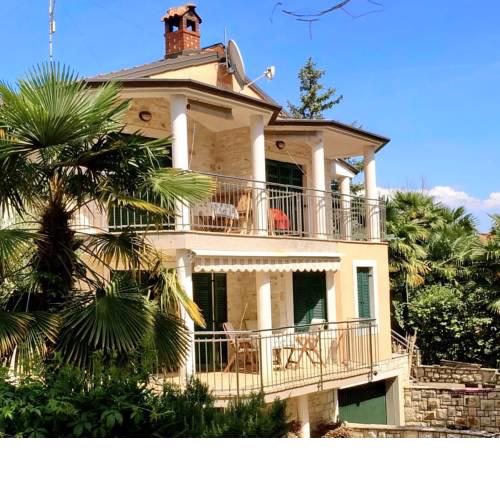 Todor Seaside Apartments