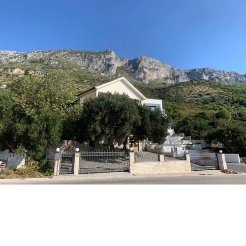 Tole Villa Podaca
