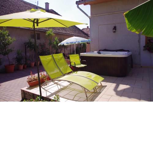 Tölgyfakuckó apartman