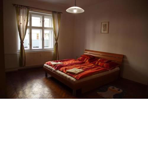 Tomas Apartments