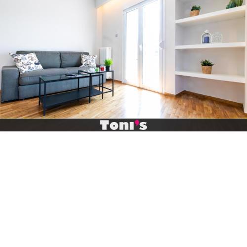 TONI'S 2BD Home for Superman and Superwoman.