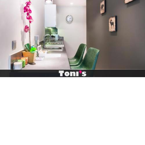 TONI'S STUDIO for couples near ACROPOLIS Museum