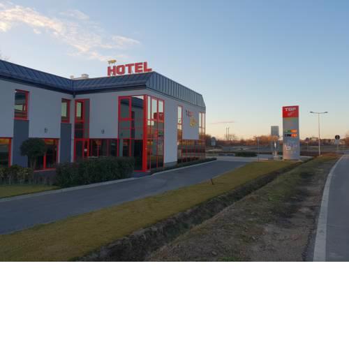 TOP HOTEL