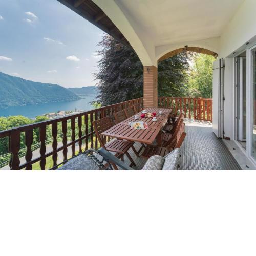 Top Lake View Villetta by Rent All Como