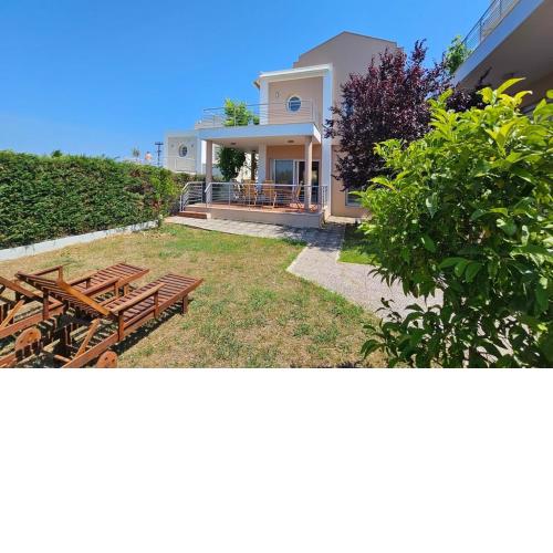 Toroneos Sea Side Villa