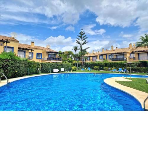 Town house Puerto Banus, 3 min walking from beach