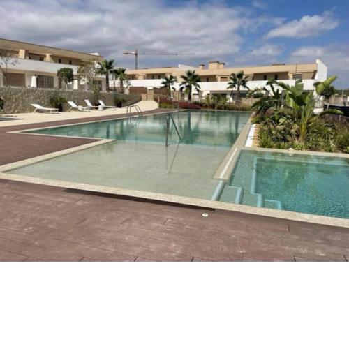 Townhouse in Vista Hermosa with roof views