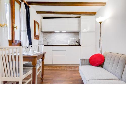 Tra le Due Torri e Piazza Santo Stefano Apartment