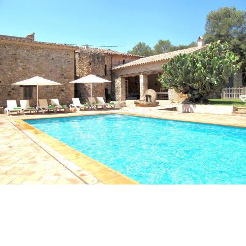 Traditional estate from the XIV century, with swimming pool