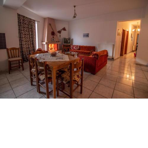 TRADITIONAL FAMILY GUEST HOUSE IDI