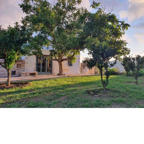 TRADITIONAL HOUSE AT KALOXILOS NAXOS