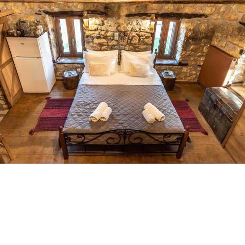 Traditional Stone Guesthouse