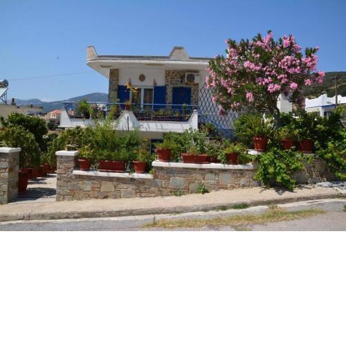 Traditional summer house in Marmari