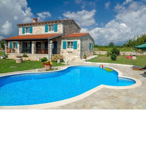 Traditonal stone villa for 9 people with pool in Central Istria
