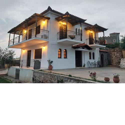 Tranquil Haven: Rastoni Villa