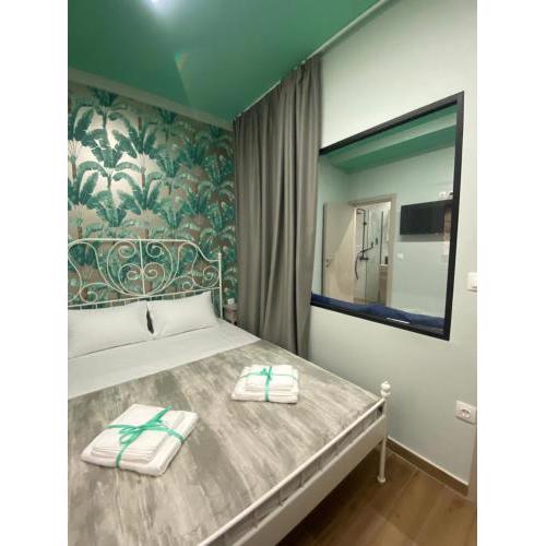 Treasure box apartment _Aristotelous square_