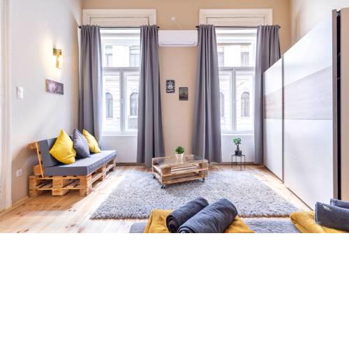 Trendy Grand Boulevard Designer Home BRAND NEW
