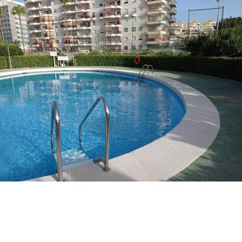 Tres Delfines Solo Familias