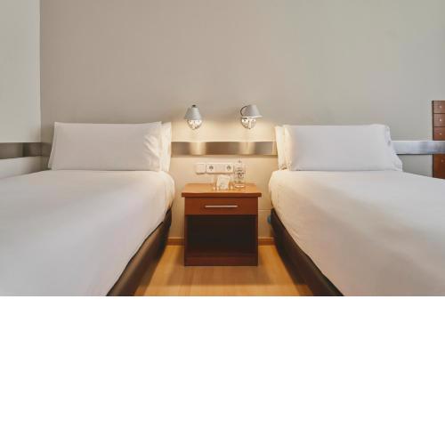 Tres Torres Atiram Hotels
