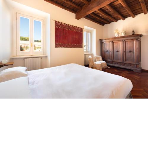 Trevi Comfortable Apartment with Terrace | Romeloft