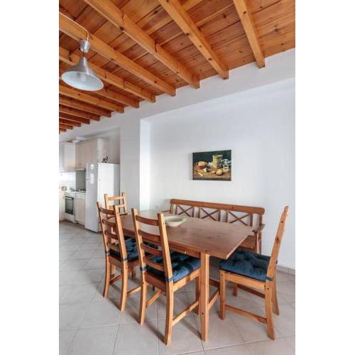"Triacanthos" 2 bedroom house