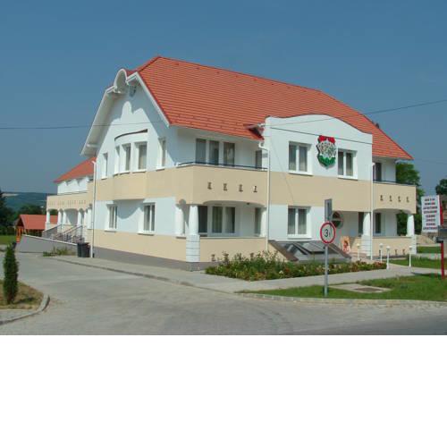 Triász Aparthotel
