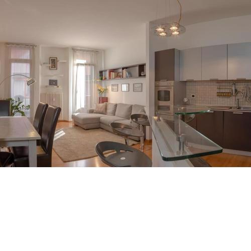 [TridentHome] 5 min from station & free Wifi