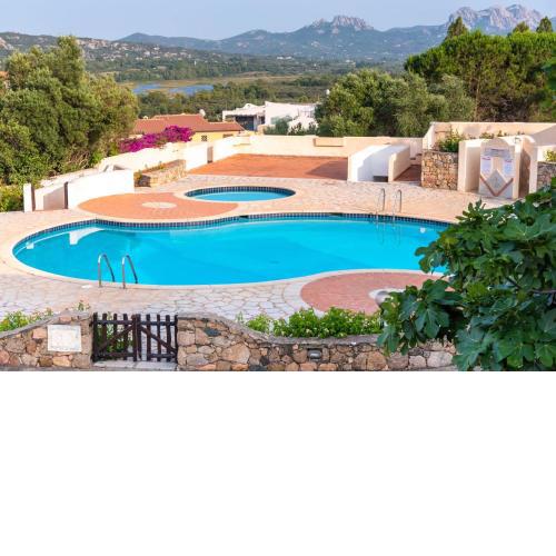 trilocale con piscina