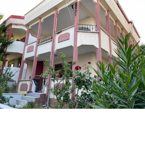 Triplex House With Garden in Murefte
