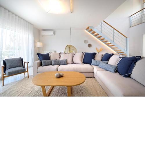 Triplex Villa Gardenia Glyfada sea view