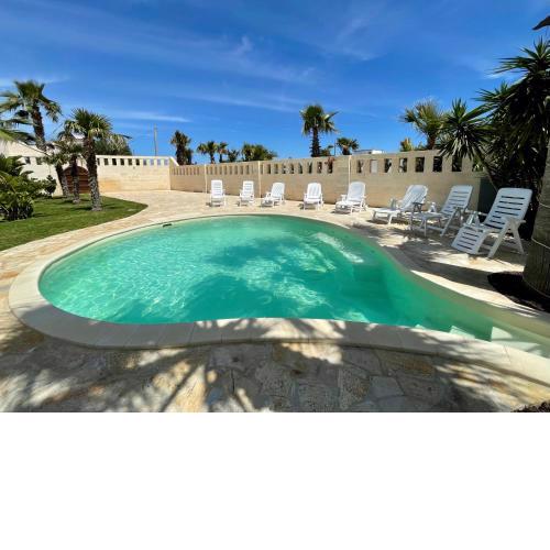 Tropical Palm Villa