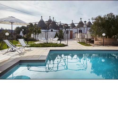 Trulli Azzalema with exclusive pool