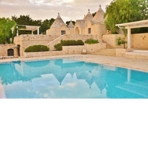 Trulli dei Carrubi: Villa w/ Infinity Edge Private Pool, 500+sqm Terraces
