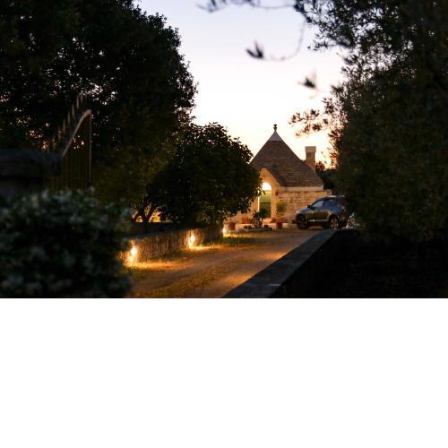 TRULLI E TRAMONTI