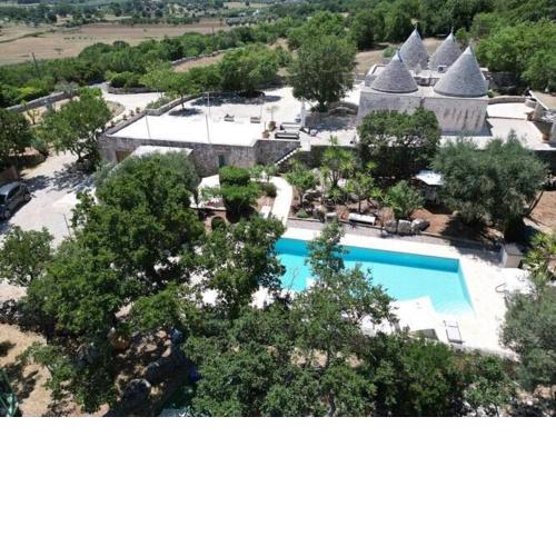 Trulli holiday home with private pool near Ostuni