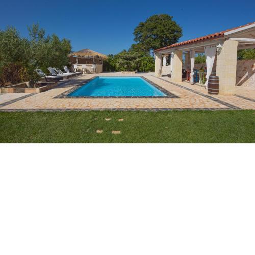 TRULLI ITALIA 6&2, Emma Villas