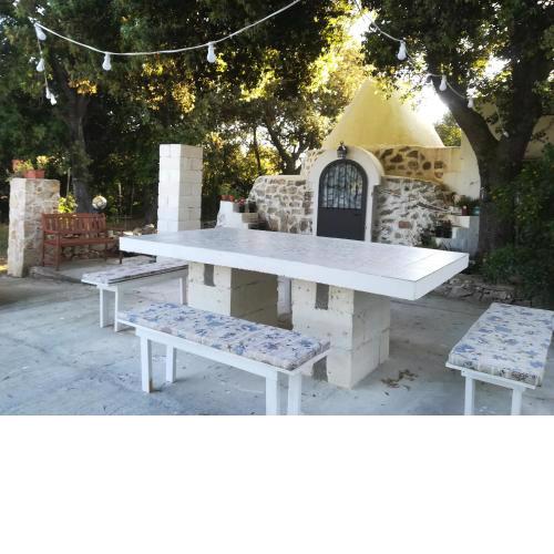 Trullo Alessandro e Villa Raffaela