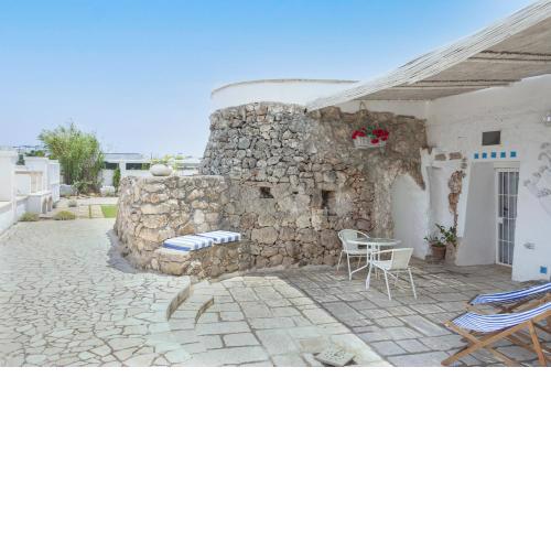Trullo e appartamenti al mare