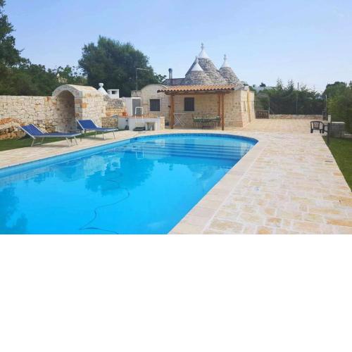 Trullo Filippo with exclusive pool
