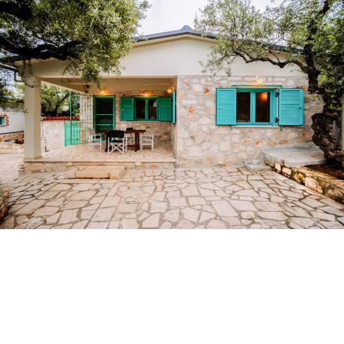 Tsantri Olive Grove residence