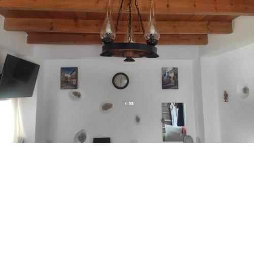 Tsitsinos maisonette House