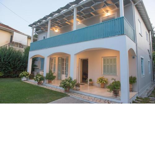 Tsonas Apartments