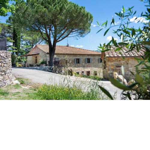 Tuscan farmhouse with spectacular views