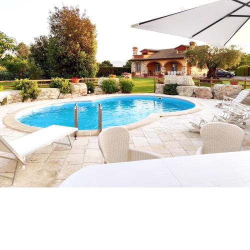 Tuscan Villa exclusive use of private pool A/C Wifi Villa Briciola