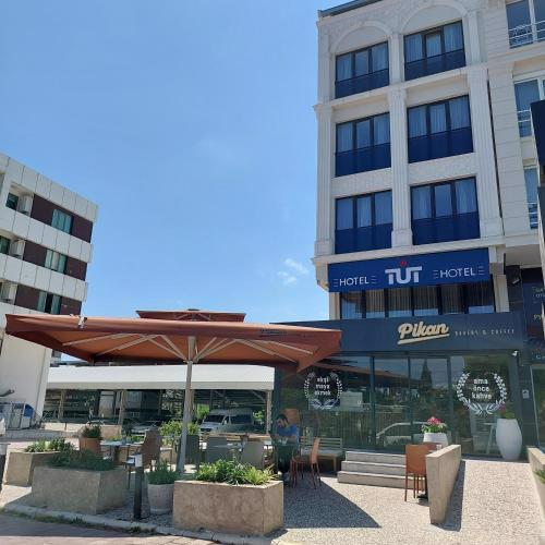 Tut Hotel