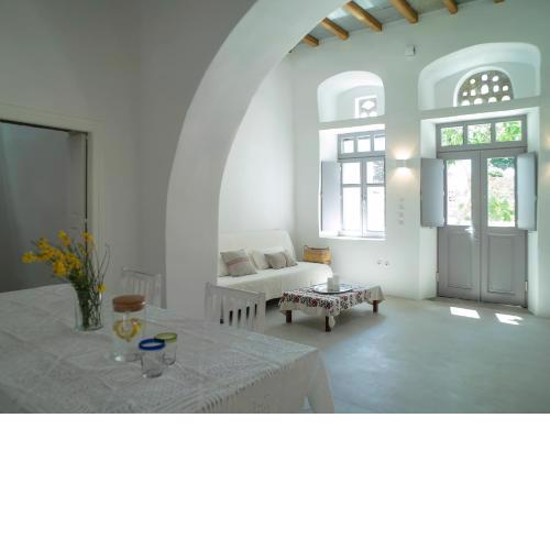 Tutti Blu Tinos Living Space