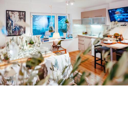 Twin Palms Studio Belvedere Koper