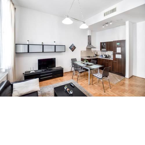 Twin-Queen Apartment at the Jewish District